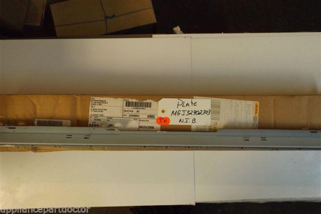 LG TV MGJ32902303 PLATE NEW IN BOX LG TV MGJ32902303 PLATE NEW IN BOX
